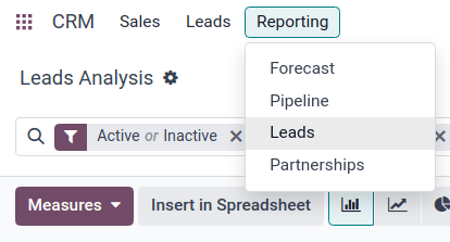 Apri l'applicazione CRM e fai clic sulla scheda Rendicontazione nella parte superiore della pagina e poi su lead.